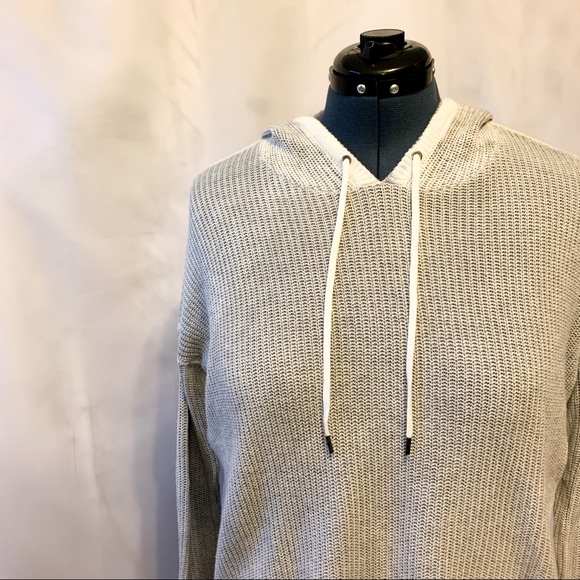 American Eagle Outfitters Sweaters - 🌼2/$22🌼 American Eagle Grey Knit Hoodie